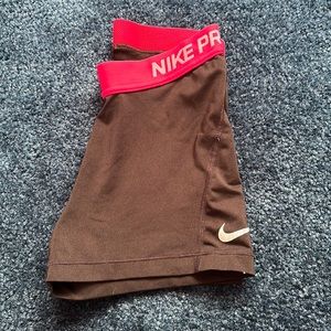 Nike pro’s size S